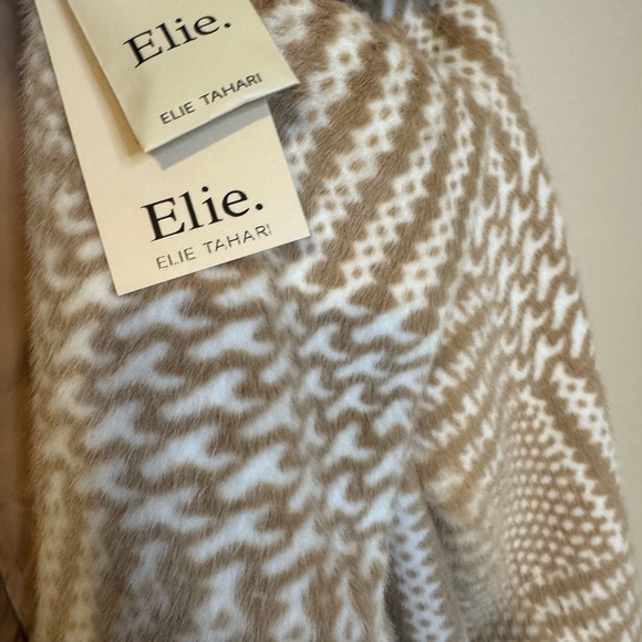 π₯SALE PRICEπ₯ Elie Tahari Faux Fur Double Breasted Coat Camel & White Large NWT - Picture 7 of 12